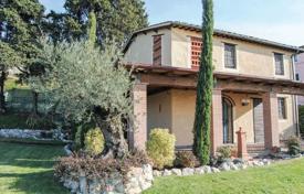 Villa – Viareggio, Lucca, Toscana,  Italia. 3 900 €  por semana