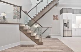 9 dormitorio casa de pueblo en Scarborough, Canadá. C$2 275 000