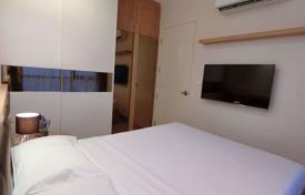 1-dormitorio apartamentos en condominio en Watthana, Tailandia. $121 000