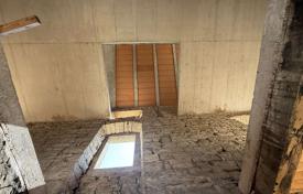 5 dormitorio casa de pueblo 200 m² en Grožnjan, Croacia. 180 000 €