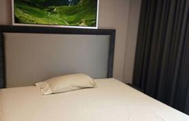 1-dormitorio apartamentos en condominio en Bang Rak, Tailandia. $309 000