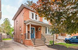 Casa de pueblo – East York, Toronto, Ontario,  Canadá. C$1 446 000