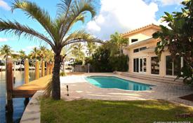 Villa – Golden Beach, Florida, Estados Unidos. $3 699 000