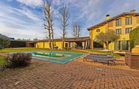 Villa – Lodi, Lombardía, Italia. 950 000 €