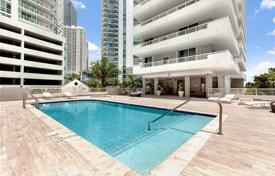 2-dormitorio apartamentos en condominio 101 m² en Miami, Estados Unidos. 633 000 €