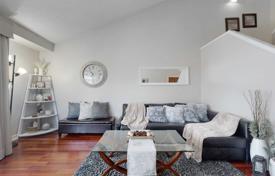 4 dormitorio casa de pueblo en Etobicoke, Canadá. C$1 187 000