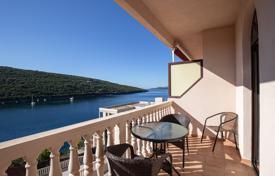 2 dormitorio piso 65 m² en Bigova, Montenegro. 215 000 €