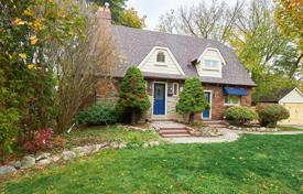 Casa de pueblo – Etobicoke, Toronto, Ontario,  Canadá. C$1 939 000