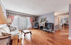 5 dormitorio adosado en North York, Canadá. C$1 479 000