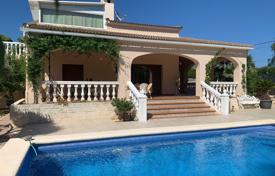 4 dormitorio chalet 395 m² en Denia, España. 799 000 €