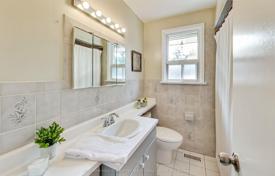 9 dormitorio casa de pueblo en Etobicoke, Canadá. C$1 672 000