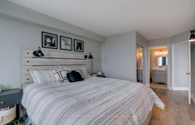 6 dormitorio piso en Scarborough, Canadá. C$803 000