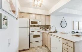 4 dormitorio piso en North York, Canadá. C$731 000