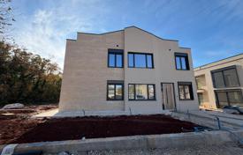 3 dormitorio casa de pueblo 192 m² en Umag, Croacia. 1 047 000 €