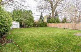 10 dormitorio casa de pueblo en Etobicoke, Canadá. C$1 768 000