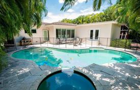 Villa – Bay Harbor Islands, Florida, Estados Unidos. $1 490 000