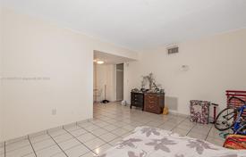 1-dormitorio apartamentos en condominio 62 m² en Miami Beach, Estados Unidos. $300 000