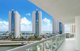 Piso – Collins Avenue, Miami, Florida,  Estados Unidos. $912 000