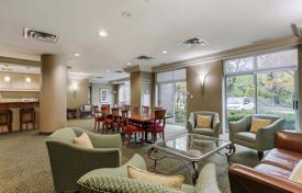 6 dormitorio piso en North York, Canadá. C$871 000
