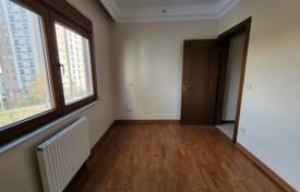 4 dormitorio piso 190 m² en Başakşehir, Turquía. $207 000