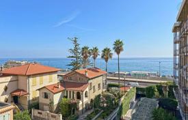 4 dormitorio piso 69 m² en Liguria, Italia. 355 000 €