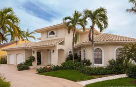 Villa – Hollywood, Florida, Estados Unidos. $1 999 000