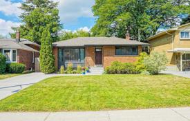 Casa de pueblo – Scarborough, Toronto, Ontario,  Canadá. C$1 150 000