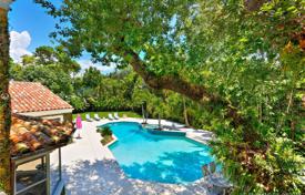 Villa – Pinecrest, Florida, Estados Unidos. $2 350 000