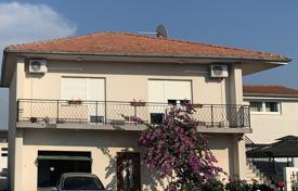 6 dormitorio casa de pueblo 220 m² en Pula, Croacia. 550 000 €