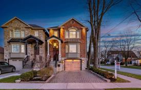 Casa de pueblo – Etobicoke, Toronto, Ontario,  Canadá. C$2 326 000
