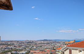 5 dormitorio casa de pueblo 195 m² en Solin, Croacia. 380 000 €