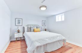 15 dormitorio casa de pueblo en North York, Canadá. C$2 077 000