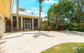 Villa – Pinecrest, Florida, Estados Unidos. $2 000 000