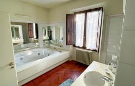 5 dormitorio villa 470 m² en Florencia, Italia. 885 000 €