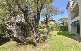 4 dormitorio piso en Cap d'Antibes, Francia. 1 135 000 €