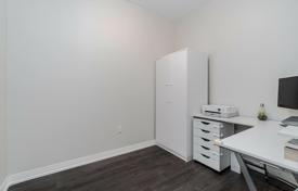 5 dormitorio piso en North York, Canadá. C$791 000