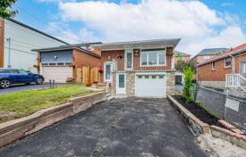 8 dormitorio casa de pueblo en Scarborough, Canadá. C$1 544 000