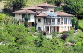 10 dormitorio villa 400 m² en Lago Como, Italia. 1 150 000 €