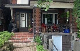 5 dormitorio casa de pueblo en York, Canadá. C$2 453 000