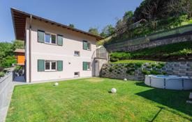 7 dormitorio villa en Lago Como, Italia. 399 000 €