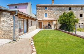 3 dormitorio casa de pueblo 150 m² en Ližnjan, Croacia. 330 000 €