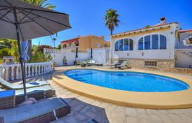 3 dormitorio chalet 289 m² en Moraira, España. 915 000 €