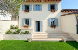 4 dormitorio piso 120 m² en Pietrasanta, Italia. 800 000 €