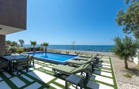 6 dormitorio casa de pueblo 275 m² en Zadar County, Croacia. 2 250 000 €