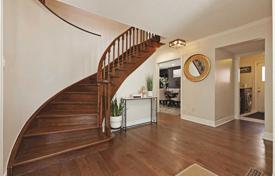 11 dormitorio casa de pueblo en Scarborough, Canadá. C$2 077 000