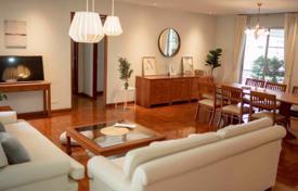 4-dormitorio apartamentos en condominio en Watthana, Tailandia. $3 000  por semana
