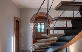 25 dormitorio villa en Lago Como, Italia. Price on request