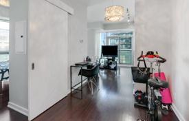 Piso – York Street, Old Toronto, Toronto,  Ontario,   Canadá. C$769 000