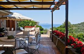 Villa – Punta Ala, Toscana, Italia. 11 000 €  por semana