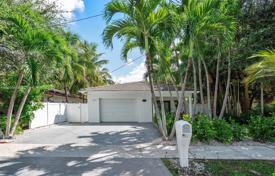 Casa de pueblo – Miami, Florida, Estados Unidos. $1 150 000